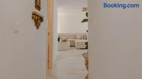 Virginia Suite - Jacuzzi Retreat in Kalamaki - Image 2