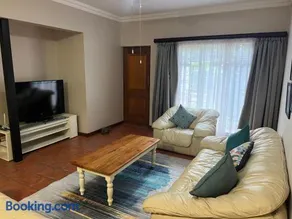 Doornboom Guesthouse - Image 1