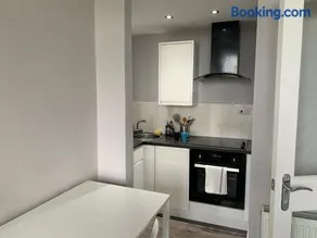 Seaview one bedroom apartment in centre of Largs - Image 3