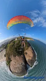 Voo de parapente em Niterói com vista pro RJ - Image 3