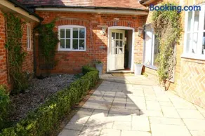 Thatched Cottage - Image 3