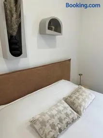 Savane 2 bedrooms and private parking - Image 2