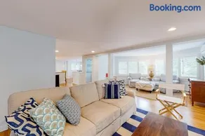 Lake Elizabeth Terrace - Image 3