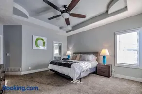 Luxury Retreat- Modern 5BR Ranch in Bennington - Image 4