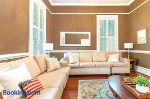 Columbus's Luxurious Mansion Stay at Goldfinch - Image 5