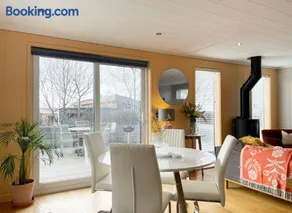 The Sleights, Strawberryfield Park - Hot Tub - Free WiFi & Parking - Pets Allowed 2 - Image 3