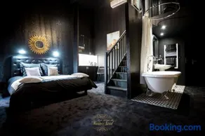 Les Secrets de Marie-Astrid, Suite Love Room - Image 1