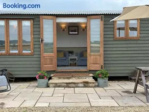 Fotheringhay Glamping - Image 1
