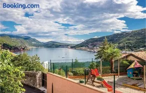 1 Bedroom Beautiful Apartment In Bakar - Image 1