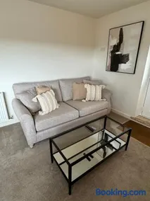 Chew View Luxury Apartment - Image 3