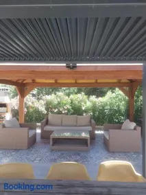 Luxury Villa with Pool & Garden - Image 3