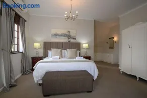 Dark Chocolate Guest House - Image 2
