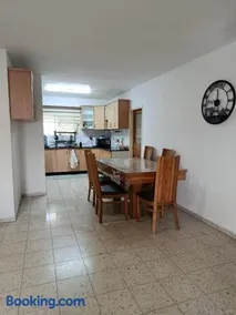 Sderot Family Work & Play Apartment - Image 3