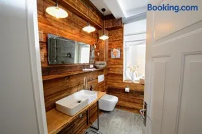 Chalet-Apartmenthaus mit 4 Schlafzimmern! - Image 2