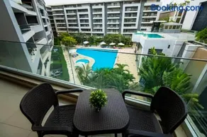 The Expert in Ocean Blue Near Airport - No Pool Access - Image 5