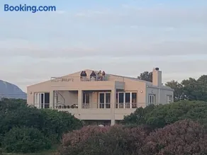 Shores Keep - Self Catering Home - Image 1