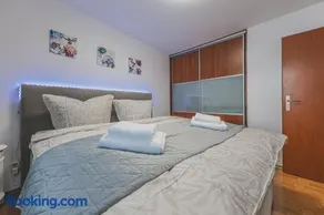 Celý dům až pro 8 v klidné části města, parkování zdarma - Image 4
