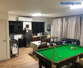 Unique Zone half house with games room & outdoor jacuzzi in Maiden Gully, Bendigo - Image 2