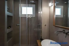 Krabo Luxury Suite - Image 2