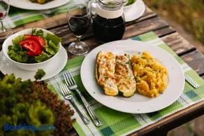 Homestead Lukec Studio Apartments - Archery, BBQ, Escape Room, Kayaking - Image 3