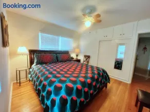 Cozy Beautiful Private Home in Prime Location - Image 2