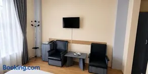 Kovacs Residence - Image 1