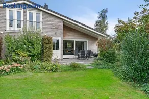 Huis Mosk heeft grote tuin op het zuiden en nabij meer - Image 1