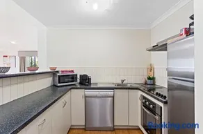 2BDR 1BTH - James Street Magic - Image 4