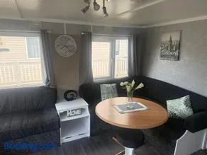 Colemans Caravans 3 Bedroom 6 Birth Caravan Golden Anchor Caravan Park - Image 2