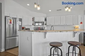 Sparrows Beach Nest by Sea Scape Properties - Image 3
