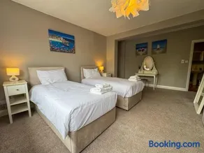 Seafront Beach House - Image 5
