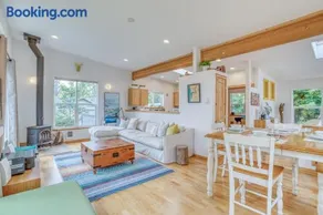 Modern Manzanita Retreat - Meredith Lodging - Image 2