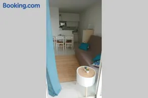 T2 climatisé à 5 minutes à pied de la plage avec parking, piscine et wifi - Image 4