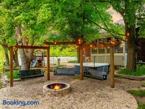 SchoolHouse now Lux BNB! Gym, Sauna, HotTub, GameRoom - Image 2