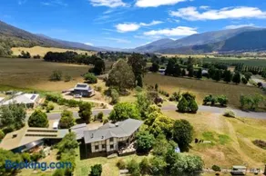 Alpzview Guesthouse - Image 2