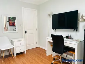 Costa Mesa Homestay - Private Rooms with 2 Shared Baths and Hosts Onsite - Image 5