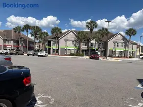 Lyrios Vacation Rentals - The Palms - Image 3