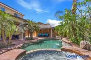 Paradise private resort with waterfall pool - Image 2