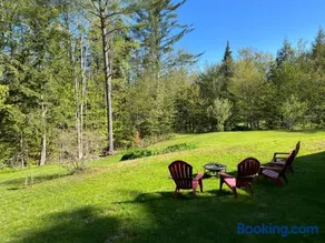 Super convenient and comfy home near Stowe, shopping and trails  - Image 5