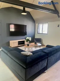 Le Loft Manhattan, en centre ville, proche Sainte Bernadette avec Parking - Image 2