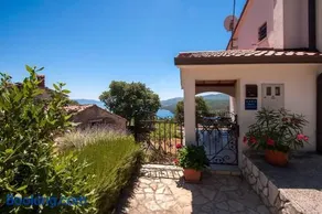 Peaceful apartment with beautiful sea view - Image 1