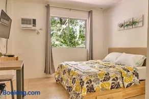 Hidden Hill Hotel - Image 2
