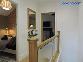 Old Meadow - Duplex Luxury Apartment - Image 4