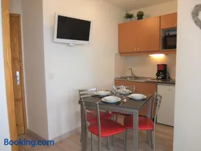 Apartment Médian 005 by Interhome - Image 2