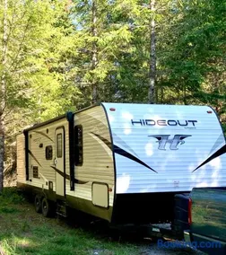 Rainier RV half a mile away from Mt Rainier - Image 5