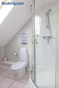 Retallack Resort Kingfisher Lodge - Image 2