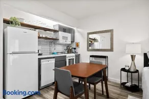 Recently Remodeled Ground Floor Studio Near Downtown Bend - Image 3