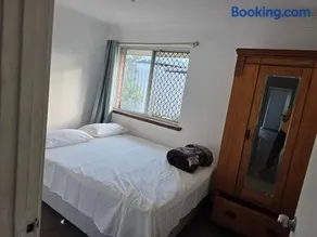 Wattle Close - Room in a Shared house - Image 1