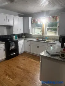 Private Cottage in Rural Clemmons - Image 2