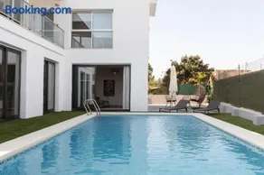 Descubre Villa Oasis - Confort, diseño y naturaleza a un paso de Valencia - Image 2